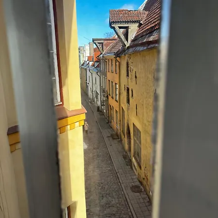 Old Town Room, Private Bathroom - A Apartamento Tallin