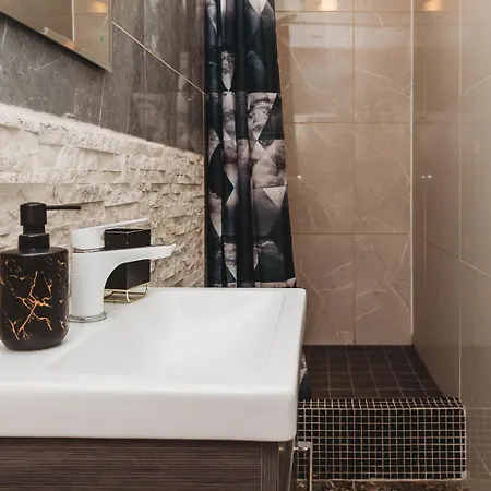 Old Town Room, Private Bathroom - A 아파트 *