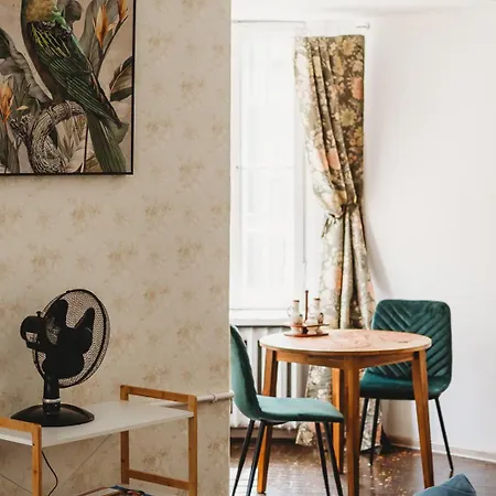 Old Town Room, Private Bathroom - A Apartment